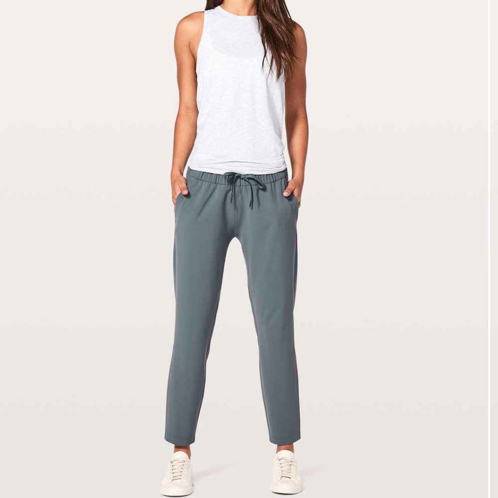 Lululemon on the fly pant woven 28”